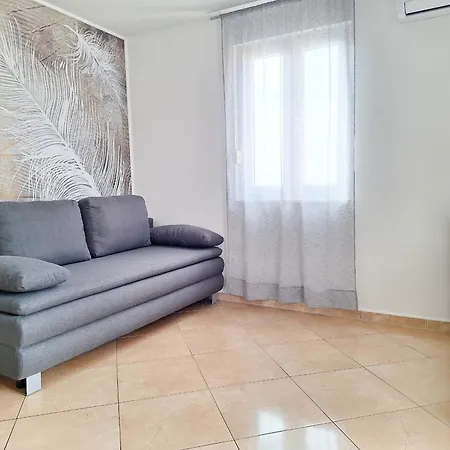 Apartament New! Promajna