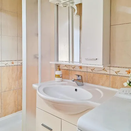 Apartament New! Promajna